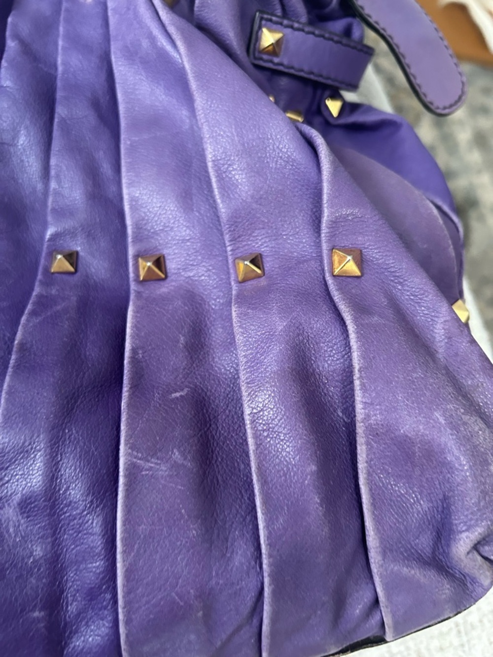 Purple Studded Valentino bag ASO Jenny Humphrey - Picture 6 of 16
